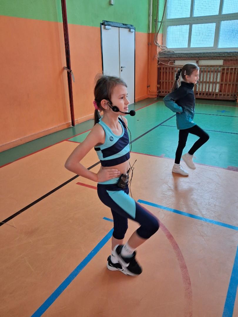 Aerobic s Emčou a Viktorkou