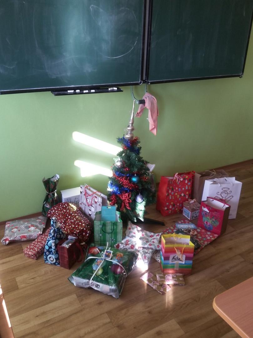 Ohlédnutí za  předvánočním časem – vánoční besídka s předáváním dárků