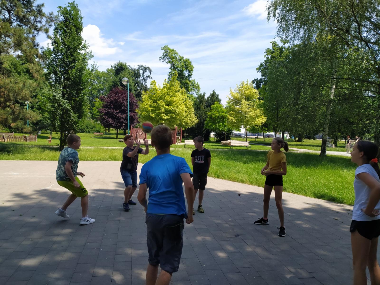 Tělocvik v parku