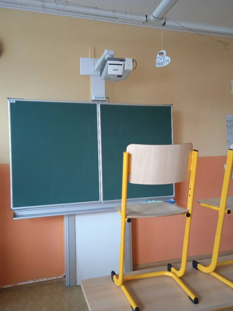 Hola, hola, škola volá