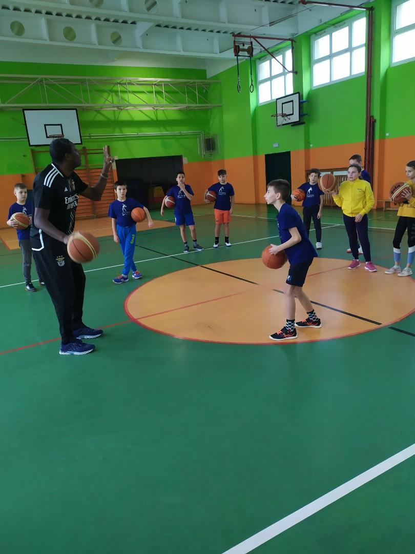 Basketbal s trenérem.